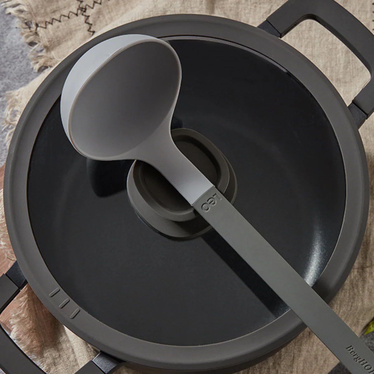 Conjunto Completo de Cocina con Triple Capa de Acero Inoxidable, Tapa de Vidrio y Tecnología Antiadherente - Image 6