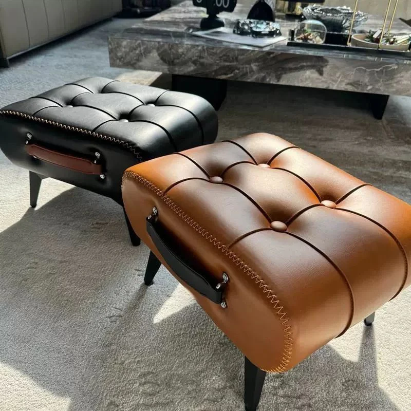 [Llevá 2 Pagá 1] Banqueta de Cuero Legítimo Acolchonada con Patas de Madera y Asa Lateral - Image 4