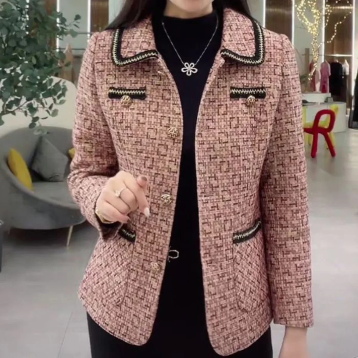 [Llevá 2 Pagá 1] Blazer Femenino Isabella en Tweed Premium (¡Elegancia Atemporal y Terminación Sofisticada!) - Image 3