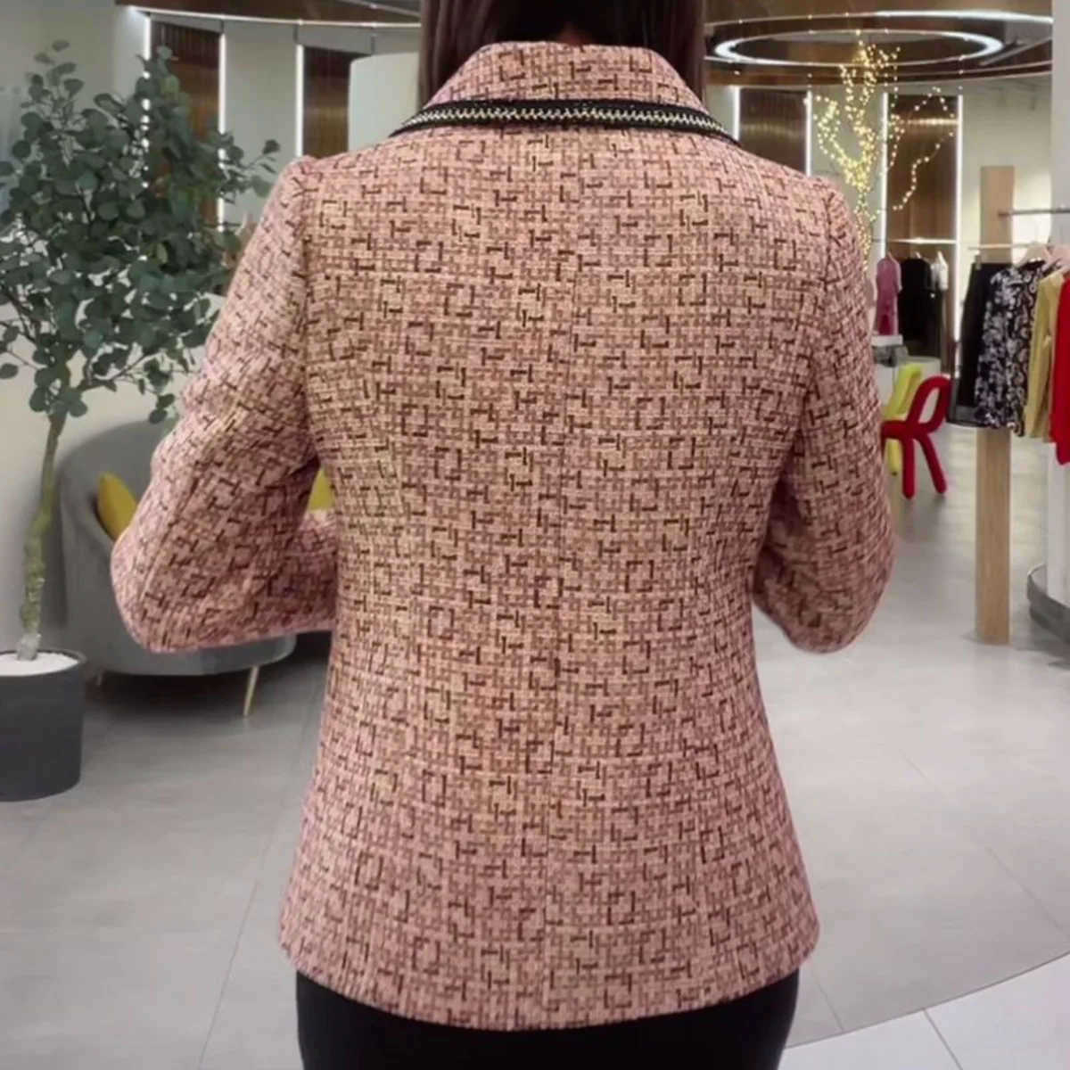 [Llevá 2 Pagá 1] Blazer Femenino Isabella en Tweed Premium (¡Elegancia Atemporal y Terminación Sofisticada!) - Image 5