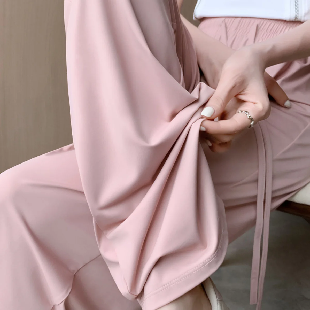 [Llevá 3, Pagá 2] Pantalón Lounge Chic™ en Tejido Premium con Calce Suelto - Image 9