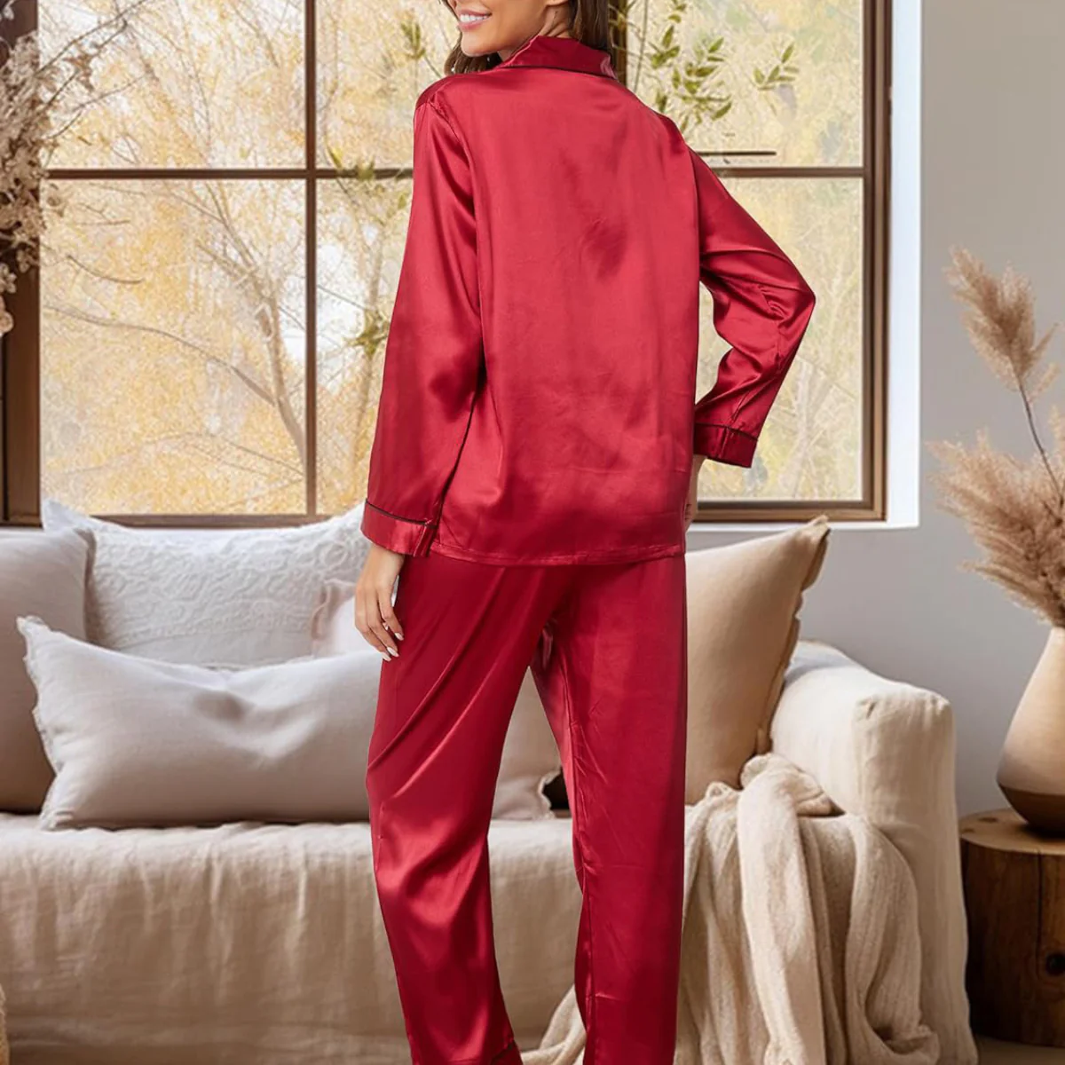 [Llevá 3 Pagá 2] Pijama Femenino Mona en Satén y Seda Hielo (Confort y Suavidad Únicos) + Pantufas de Regalo - Image 8